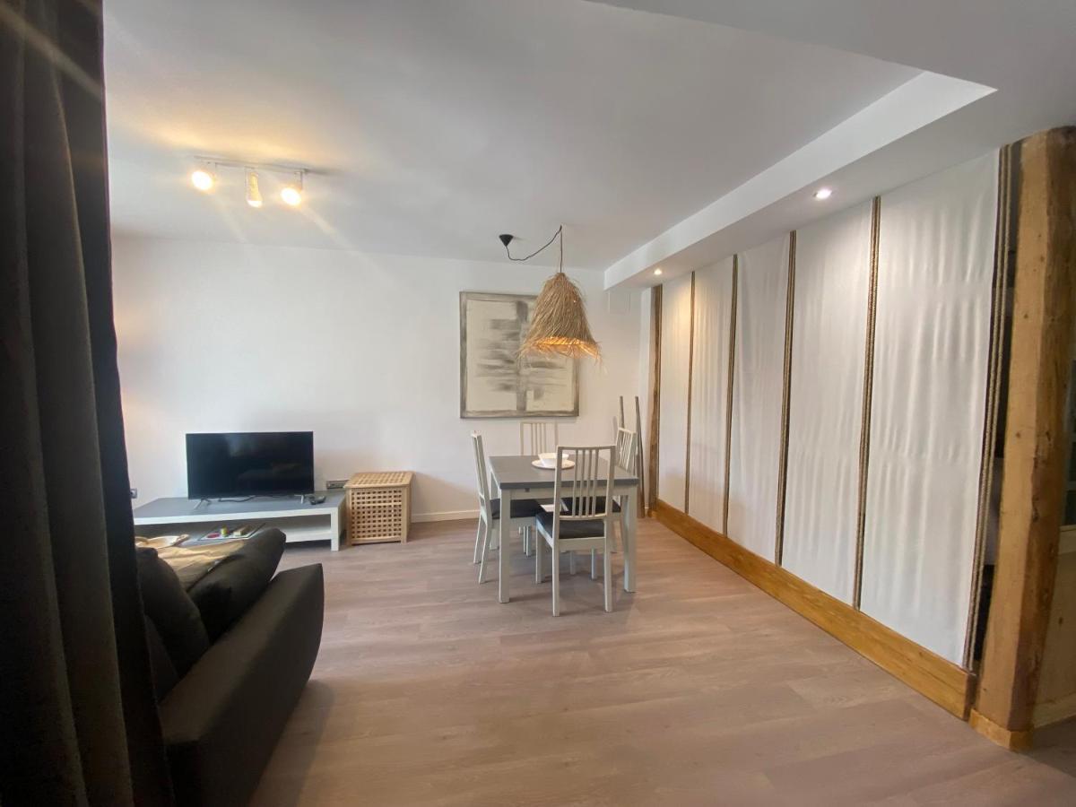 Luxury House Valencia D'Aneu Leilighet Eksteriør bilde