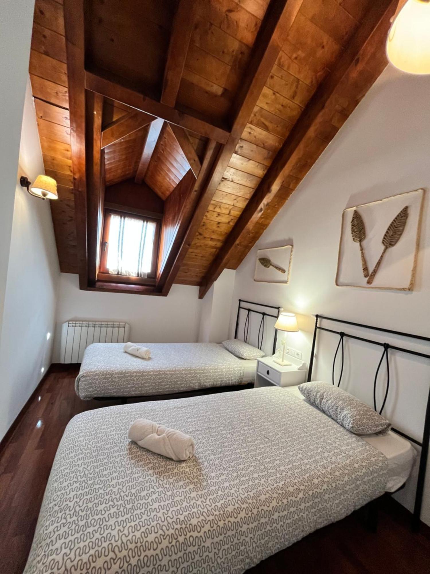 Luxury House Valencia D'Aneu Leilighet Eksteriør bilde