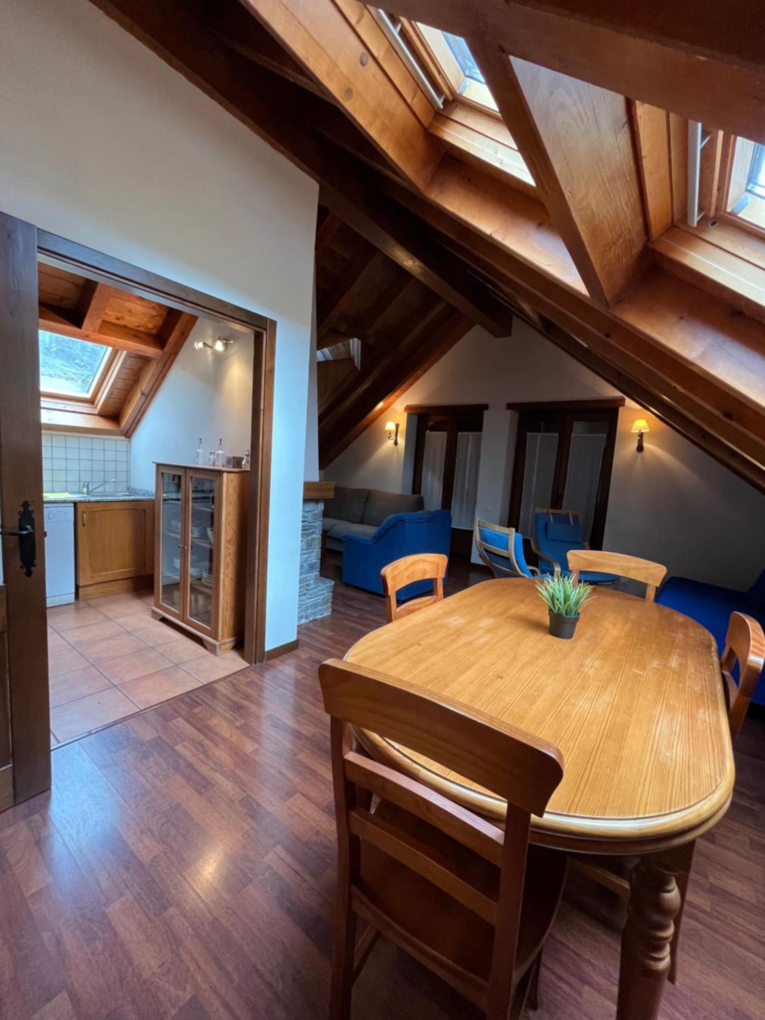 Luxury House Valencia D'Aneu Leilighet Eksteriør bilde