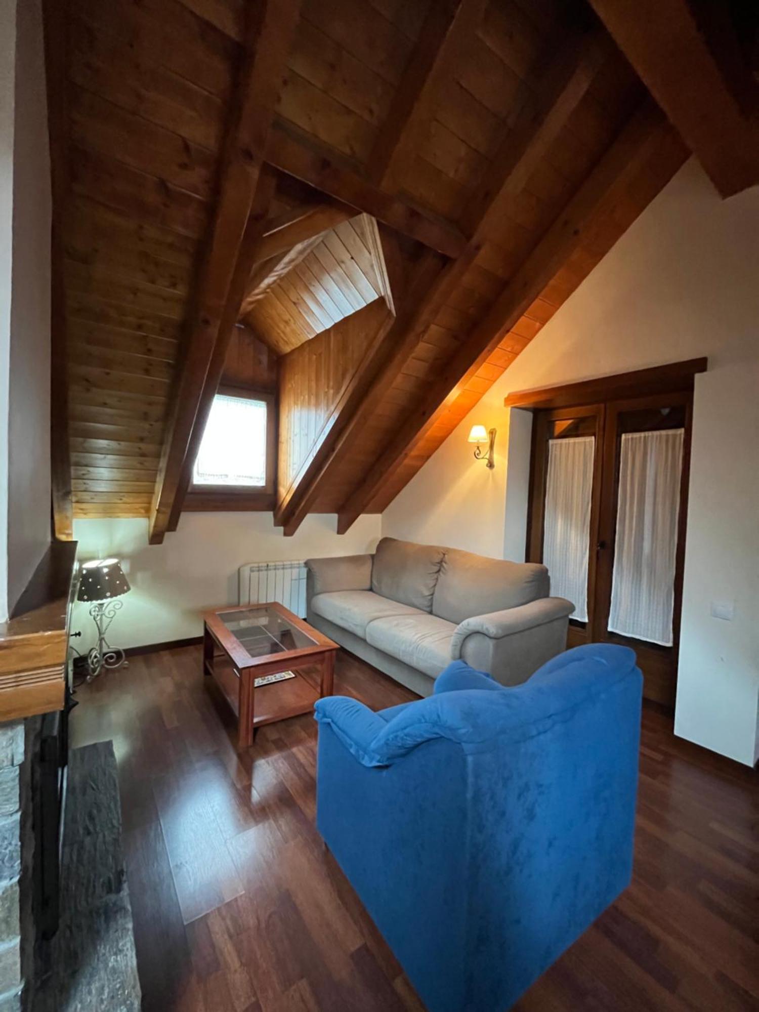 Luxury House Valencia D'Aneu Leilighet Eksteriør bilde