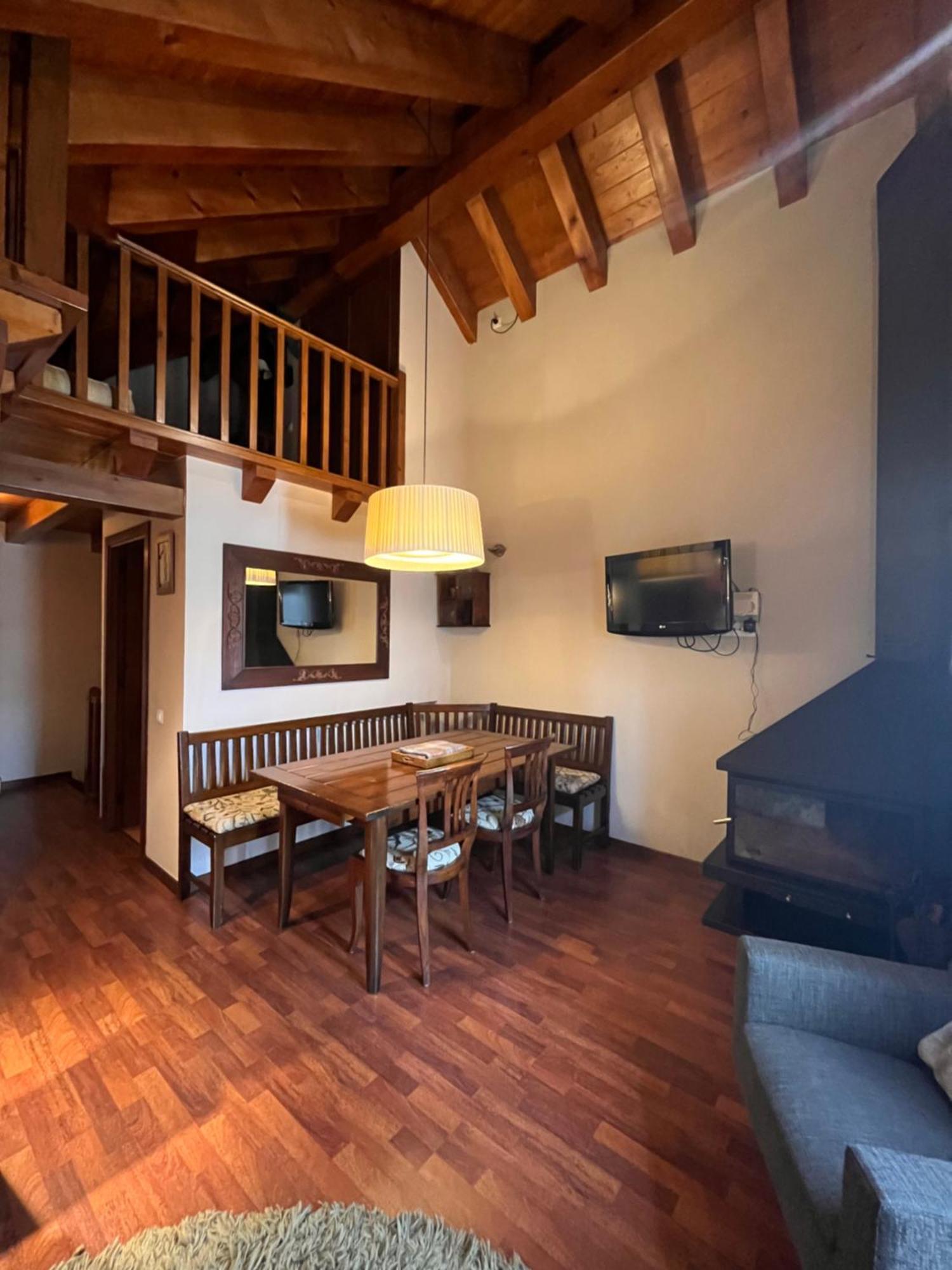 Luxury House Valencia D'Aneu Leilighet Eksteriør bilde